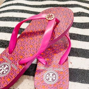 tory burch flip flops